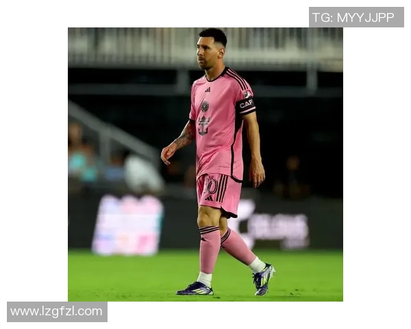 球星偏爱哪种足球鞋?揭秘他们的穿鞋选择与背后秘密 球星偏爱哪种足球鞋?揭秘他们的穿鞋选择与背后秘密